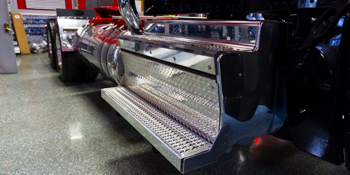 Big rig running boards in chrome