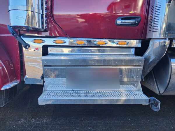 Peterbilt 589 Cab/Cowl Panel