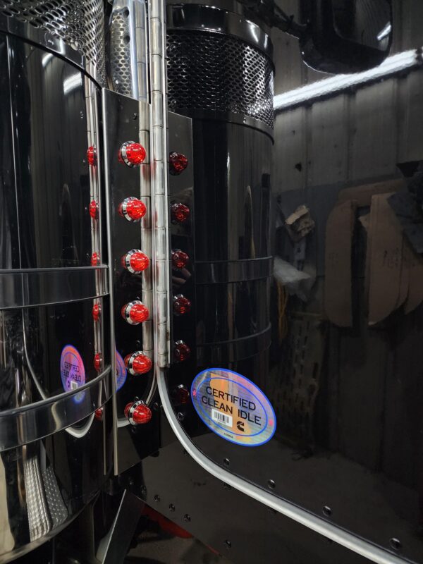 Peterbilt Rear Breather Panels - Image 3
